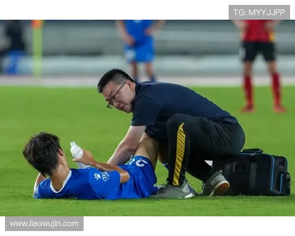 南京足球队选拔赛特别报道:拼搏与梦想交织的奋斗历程 南京足球队选拔赛特别报道:拼搏与梦想交织的奋斗历程