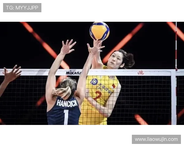 杭州排球队在精英赛中的力量展现与战术分析 杭州排球队在精英赛中的力量展现与战术分析