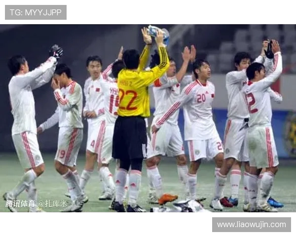 东亚杯男足激战朝鲜与韩国两强对决精彩瞬间回顾与分析 东亚杯男足激战朝鲜与韩国两强对决精彩瞬间回顾与分析