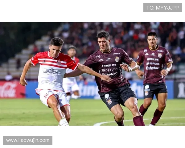 卡拉波波与亚拉库的精彩对决揭示足球战术与团队合作的重要性