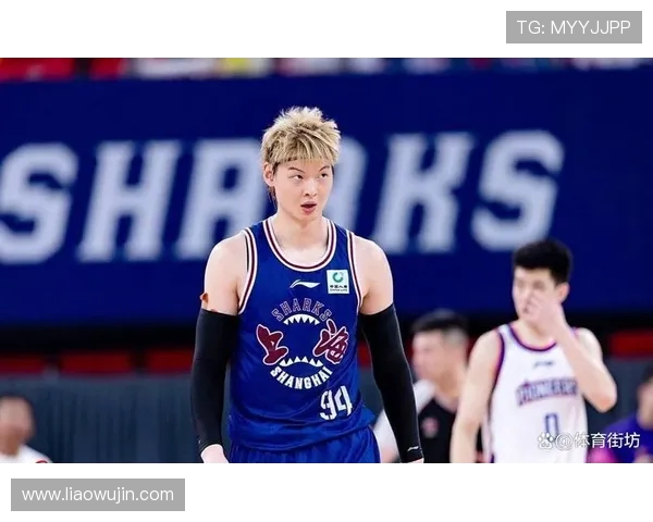 图恩与年青人激战正酣谁能在这场较量中脱颖而出赢得胜利