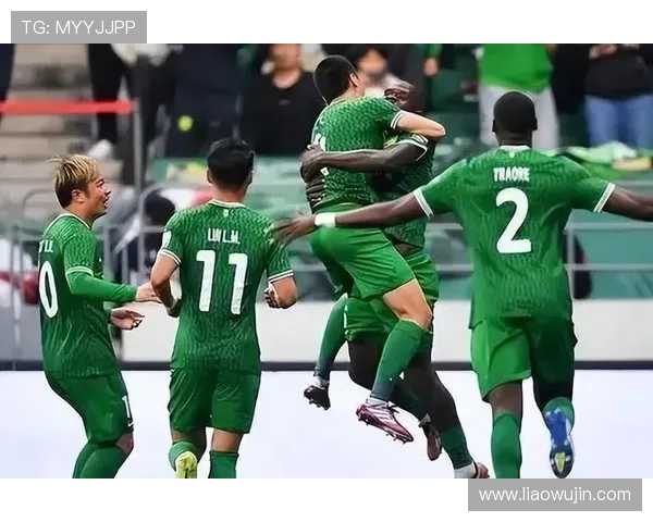 曼联与北京国安2005年友谊赛回顾：足球盛宴的激情碰撞与历史瞬间