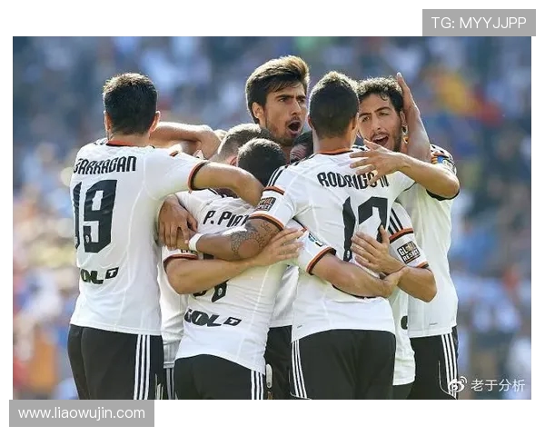 曼城与哈德斯重赛精彩对决引发球迷热议全场焦点回顾与分析 曼城与哈德斯重赛精彩对决引发球迷热议全场焦点回顾与分析