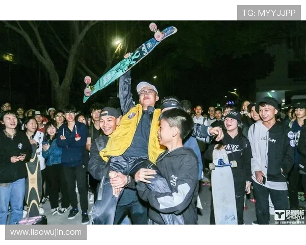 重庆滑板队与深圳滑板队赛后复盘探讨团队协作与战术执行的成功与不足