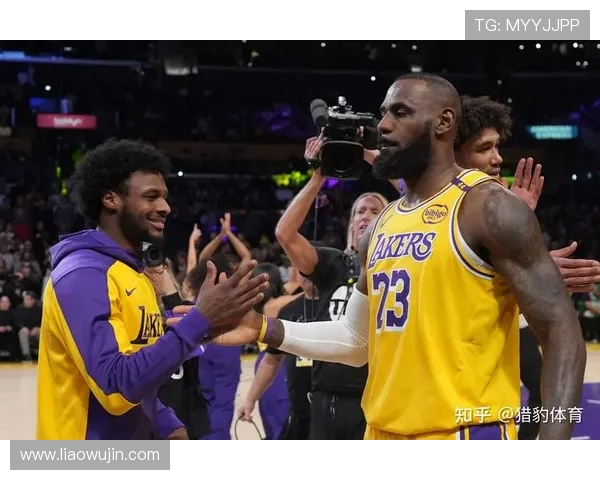 阿里纳斯与湖人对决回顾：激情碰撞与传奇时刻的交织
