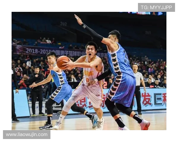南京篮球队在洲际杯中的耐力表现分析与赛场亮点回顾